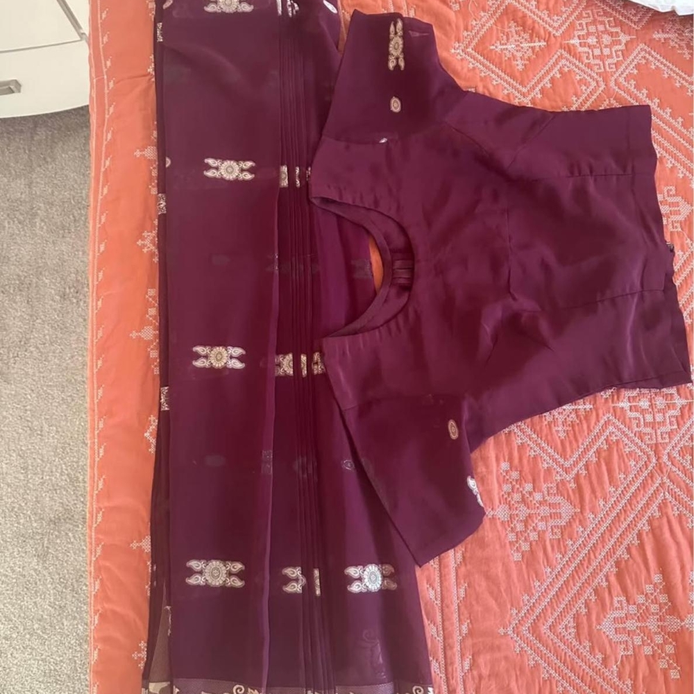 Elegant Maroon Saree with Blouse